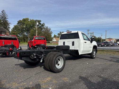 2025 Chevrolet Silverado 3500 WT