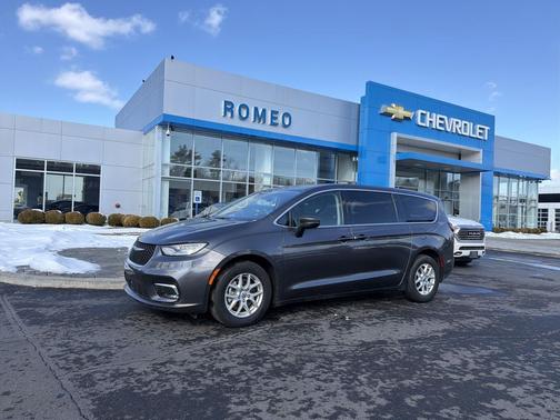 2023 Chrysler Pacifica Touring L