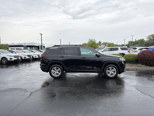Ebony Twilight Metallic 2024 GMC Terrain SLE