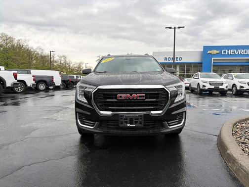 Ebony Twilight Metallic 2024 GMC Terrain SLE