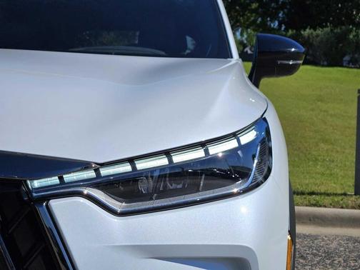 Radiant White 2026 INFINITI QX60 SPORT AWD
