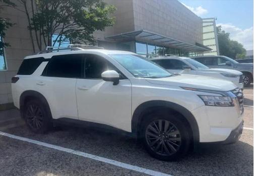 2022 Nissan Pathfinder SL 2WD