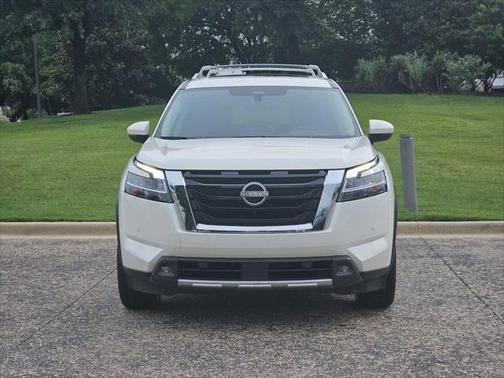 2022 Nissan Pathfinder SL 2WD