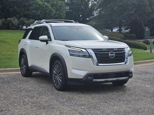 2022 Nissan Pathfinder SL 2WD
