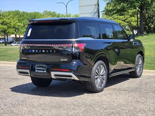 2025 INFINITI QX80 Luxe