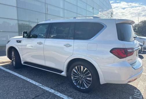 2022 INFINITI QX80 Luxe