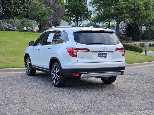 Platinum White Pearl 2021 Honda Pilot Touring 8-Passenger