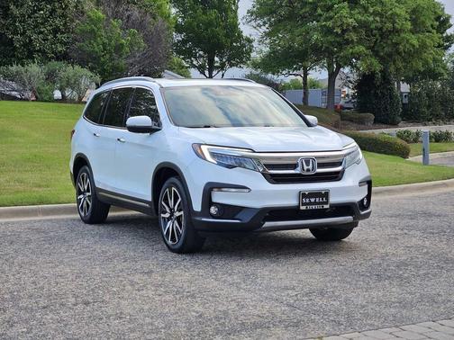 Platinum White Pearl 2021 Honda Pilot Touring 8-Passenger