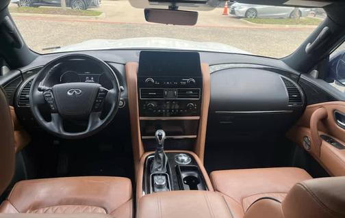 2024 INFINITI QX80 SENSORY AWD