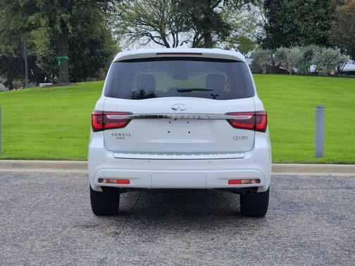 2024 INFINITI QX80 SENSORY AWD