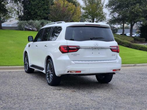 2024 INFINITI QX80 SENSORY AWD