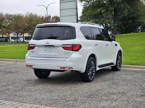 2024 INFINITI QX80 SENSORY AWD