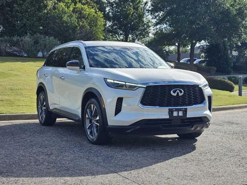 Majestic White 2024 INFINITI QX60 Luxe
