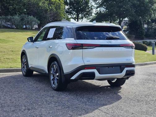Majestic White 2024 INFINITI QX60 Luxe