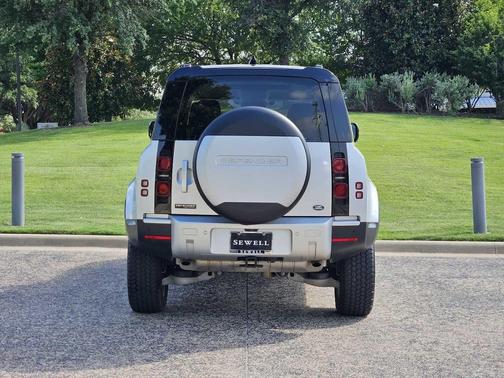 2020 Land Rover Defender 110 First Edition