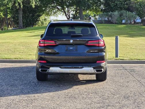Black Sapphire Metallic 2021 BMW X5 xDrive40i