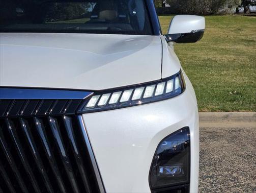 2025 INFINITI QX80 SENSORY AWD