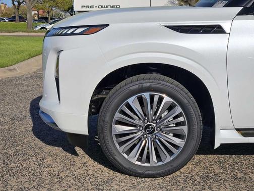 2026 INFINITI QX80 Luxe