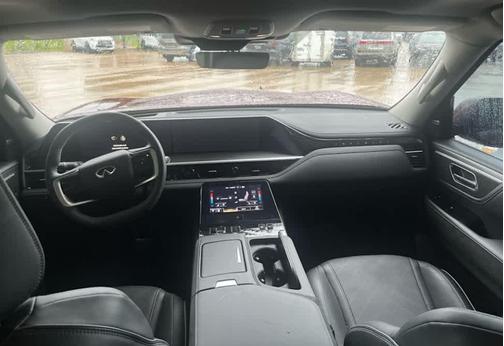 2025 INFINITI QX80 Luxe