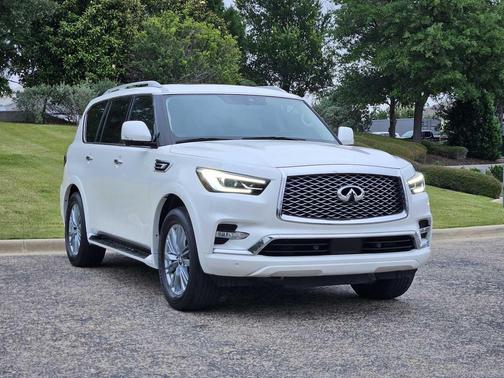 Moonstone White 2022 INFINITI QX80 Luxe