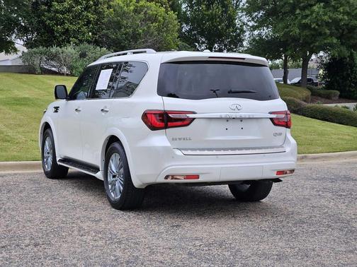Moonstone White 2022 INFINITI QX80 Luxe
