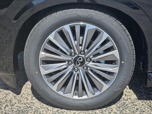 2025 INFINITI QX80 Luxe
