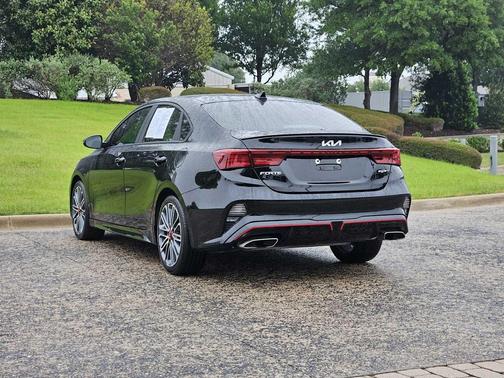 Aurora Black 2024 Kia Forte GT