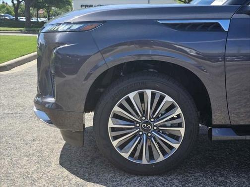 2025 INFINITI QX80 Luxe