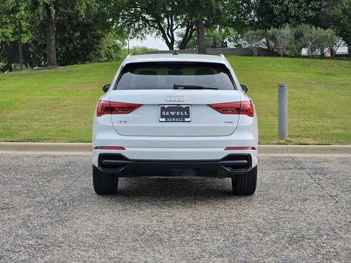 Glacier White Metallic 2022 Audi Q3 45 S line Premium Plus
