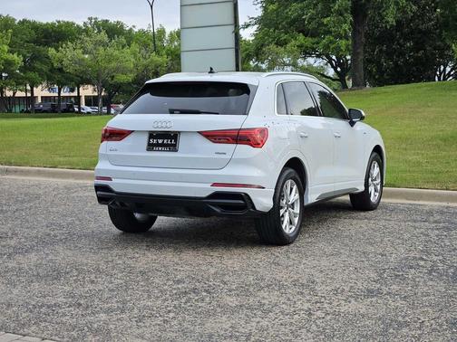 Glacier White Metallic 2022 Audi Q3 45 S line Premium Plus