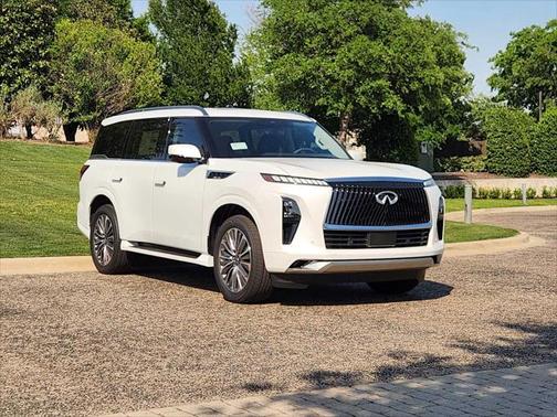2025 INFINITI QX80 Luxe