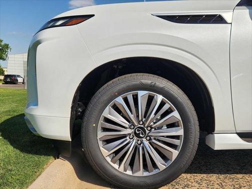 2025 INFINITI QX80 Luxe