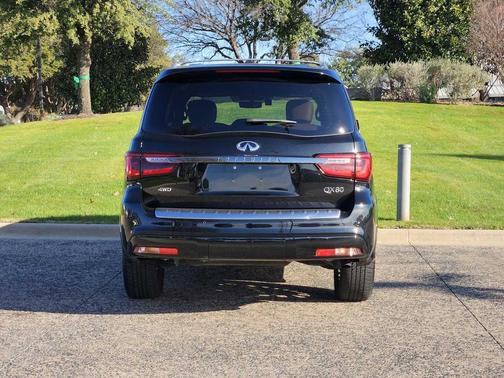 2024 INFINITI QX80 SENSORY AWD