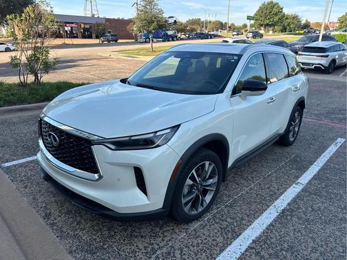 Majestic White 2023 INFINITI QX60 Luxe