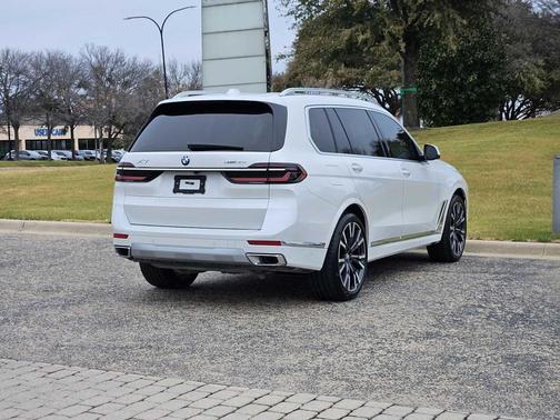 2025 BMW X7 xDrive40i