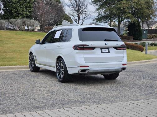 2025 BMW X7 xDrive40i