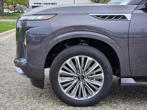 2025 INFINITI QX80 Luxe