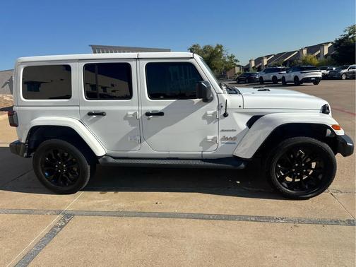 Bright White Clearcoat 2022 Jeep Wrangler Unlimited 4xe Sahara