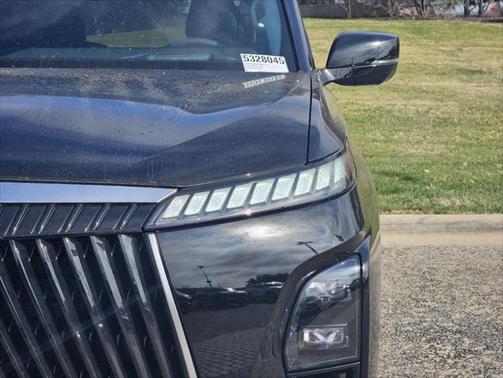2025 INFINITI QX80 Luxe