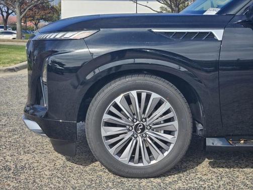 2025 INFINITI QX80 Luxe