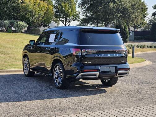 2025 INFINITI QX80 Luxe