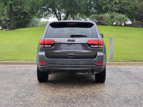 Granite Crystal Metallic Clearcoat 2019 Jeep Grand Cherokee Altitude