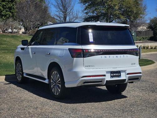 2025 INFINITI QX80 Luxe