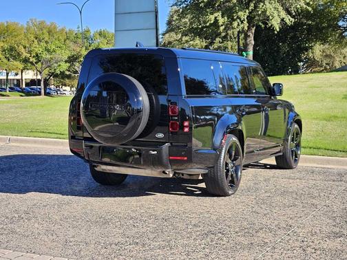 2023 Land Rover Defender 130 X-Dynamic SE