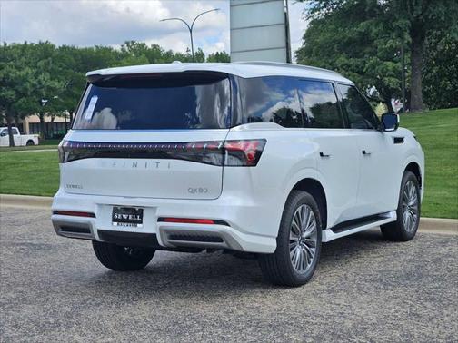 2025 INFINITI QX80 Luxe