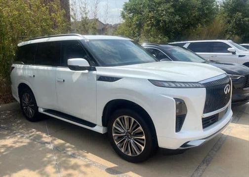 2025 INFINITI QX80 Luxe