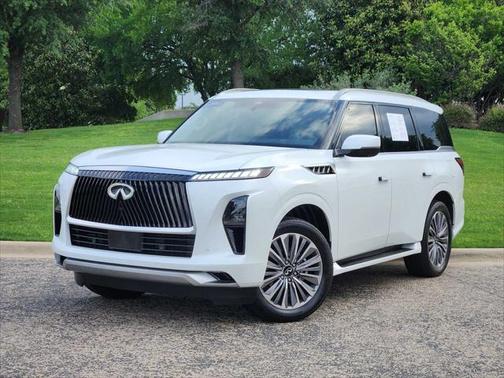 2025 INFINITI QX80 Luxe