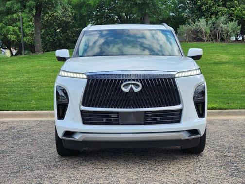 2025 INFINITI QX80 Luxe