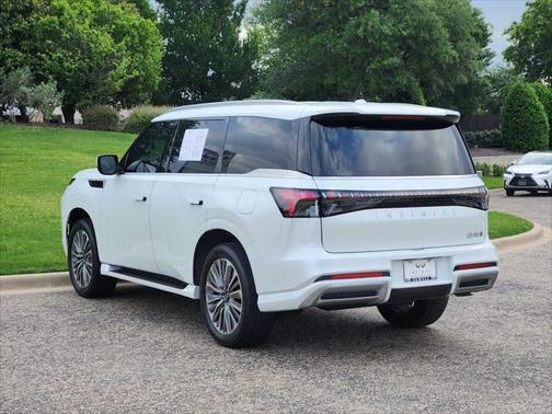 2025 INFINITI QX80 Luxe