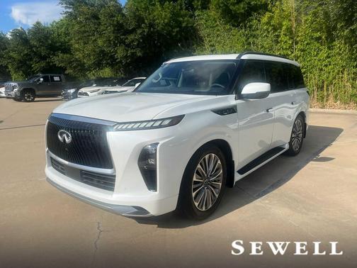 Radiant White 2026 INFINITI QX80 Luxe